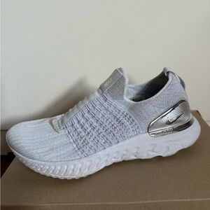 Nike Women's Knit White and Silver Sneakers